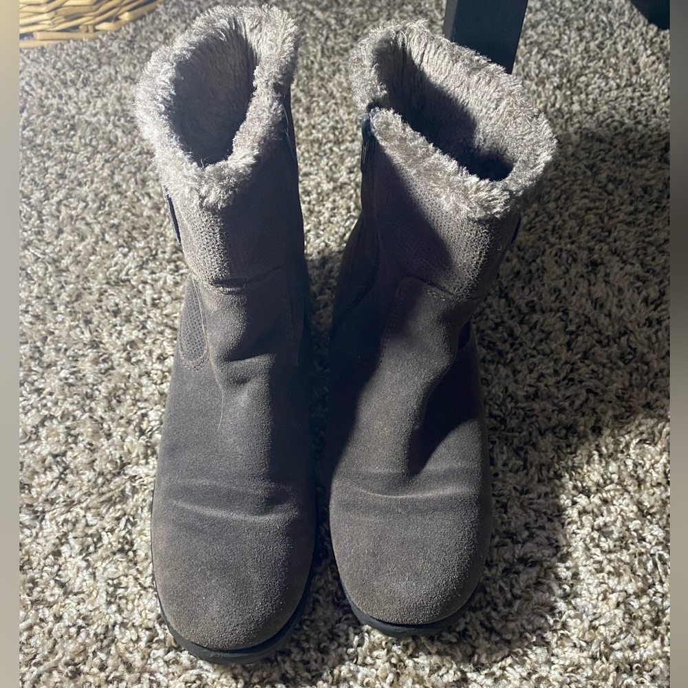 BareTraps Gray Winter Boots with Fleece Lining
